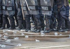 rivolta polizia scontrato con il manifestanti. foto