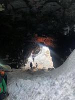 un' Visualizza di il lava grotte nel Islanda foto