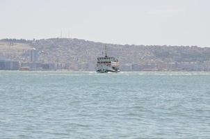 battello a vapore traghetto porta e mare sfondo e paesaggio foto