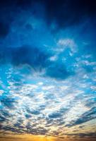 bellissimo Alba e nuvole foto