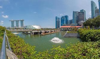 Visualizza al di sopra di marina baia nel Singapore a giorno foto