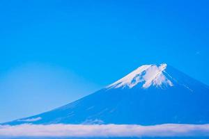 bellissimo paesaggio di mt. fuji nella stagione autunnale foto