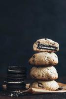 biscotti con scaglie di cioccolato fatti in casa foto