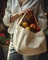 un' donna trasporto un' riutilizzabile drogheria Borsa pieno di fresco frutta e verdure a partire dal il agricoltori mercato, generat ai foto