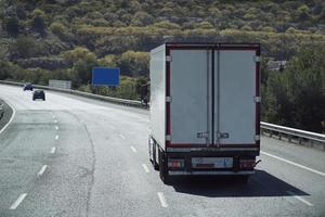 camion su un' autostrada - indietro Visualizza foto