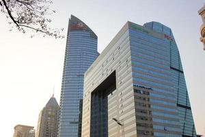 Cina, shanghai, novembre 2011. bicchiere grattacieli nel il città centro foto