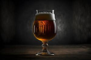 bellissimo birra con schiuma nel classico birra bicchiere nel buio scena. neurale Rete generato arte foto