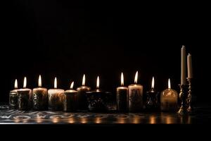 un' riga di illuminato candele su un' tavolo contro un' nero fondale con tenda ai generato foto