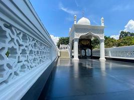 Giacarta, Indonesia, aprile 04, 2023, ramlie musofa moschea, uno di il bellissimo mezzo Timer stile moschee nel jakarta foto