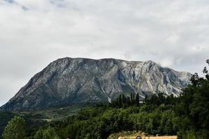 vista panoramica sulle montagne foto