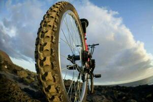 un' montagna bicicletta foto