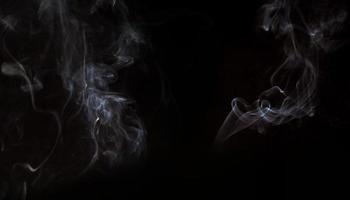 effetto fumo su sfondo nero foto