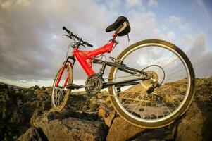 un' montagna bicicletta foto