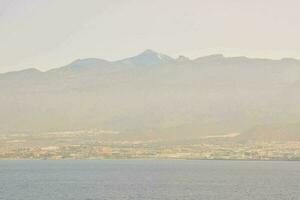 città in riva al mare foto