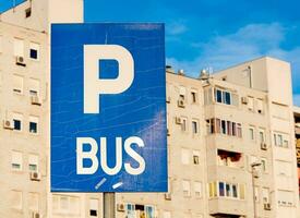 autobus parcheggio cartello foto