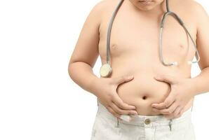 obeso Grasso ragazzo con stetoscopio isolato su bianca sfondo foto