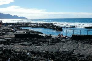 nuoto piscine di agaete su il isola di nonna canaria nel il atlantico oceano. foto