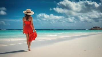 lusso spiaggia vacanza elegante turista donna a piedi rilassante nel rosso beachwear e cappello da sole su bianca sabbia caraibico spiaggia con indietro Visualizza. signora turista su vacanza vacanza ricorrere, generativo ai foto