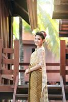 bellissimo tailandese ragazza nel tailandese tradizionale costume foto
