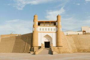 Buchara, Uzbekistan. dicembre 2021. il antico fortezza parete di il cittadella foto
