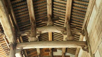 il vecchio di legno Cinese Casa lavorato con il bellissimo scultura nel il campagna villaggio di il Cina foto