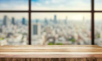selettivo focus.top di legna tavolo con finestra bicchiere e paesaggio urbano sfondo ai generato foto
