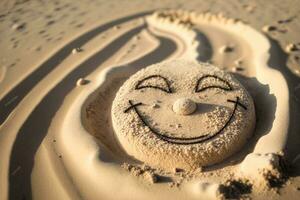 mano disegnato contento viso forma su il sabbia accanto il oceano ai generato foto