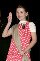 abigail breslin dopo sua induzione in il ragazza scout di il usazanuck Teatro con il ragazza esploratore perno e tre dito impegno 20 secolo Volpe lotsecolo città circa marzo 26 20082008 foto