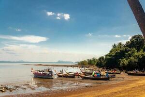 spiaggia lungo meridionale costa nel ko lanta, Tailandia foto