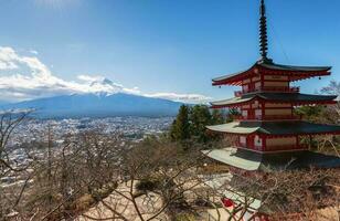 mt. fuji con pagoda chureito foto