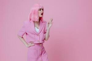 bellezza moda donna luminosa trucco rosa capelli fascino monocromatico tiro inalterato foto