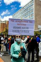 bogotà, Colombia, 2022. tranquillo, calmo protesta marce nel bogotà Colombia contro il governo di gustavo petrò. foto