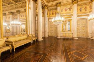 reale palazzo sala da ballo. lusso elegante antico interno, Vintage ▾ stile. foto