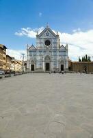 Firenze, Italia - basilica di Santa croce, blu cielo e nuvole foto