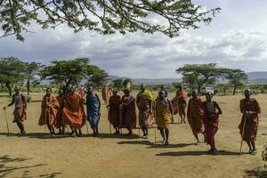 dicembre 30 2017. masai mara nazionale Riserva, kenya. un' gruppo di masai tribù membri eseguire tradizionale balli. foto