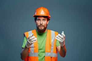 lavoratore maschio costruzione uniforme emozioni ritagliata Visualizza industria professionale foto