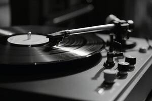 vicino su di un' disco giocatore con un' braccio su un' vinile disco creato con generativo ai tecnologia. foto