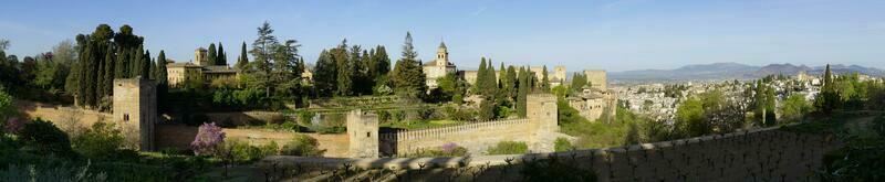 panoramico Visualizza di Alhambra fortezza nel granada, andalusia, Spagna foto