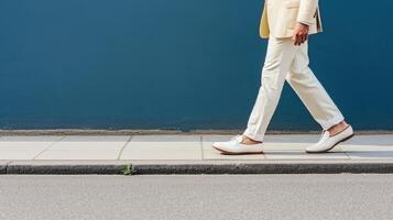 elegante uomo nel bianca scarpe su città strada illustrazione ai generativo foto