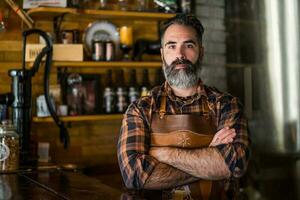 ritratto di un' uomo chi lavori come un' barista foto