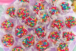 brigadeiro palline di cioccolato con codette colorate