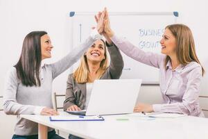 donne d'affari discutere attività commerciale Piano foto