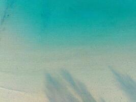 aereo fuco Visualizza di bellissimo spiaggia con turchese mare acqua di golfo di Tailandia. buono isola, Tailandia foto