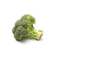 fresco broccoli isolato su bianca sfondo con copia spazio. ai generato foto