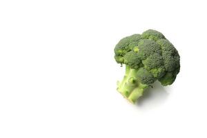 fresco broccoli isolato su bianca sfondo con copia spazio. ai generato foto