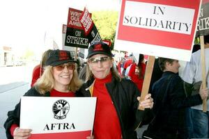 denise Alessandro leslie charleson sapone musica lirica atra attori supporto scrittori gilda di America sciopero cbs televisione città dicembre 17 2007 los angeles circa 2007 kathy hutchin hutchin foto