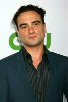 Johnny galecki in arrivo a il cbs tca estate 08 festa a viale 3 nel los angeles circa su luglio 18 2008 2008 kathy hutchin hutchin foto