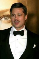 Brad pitt in arrivo a il la prima di il curioso Astuccio di Beniamino pulsante a il manns villaggio Teatro nel Westwood circa dicembre 8 2008 2008 kathy hutchin hutchin foto