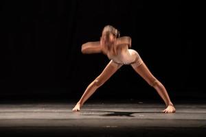 il movimento astratto della danza foto