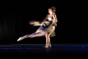 il movimento astratto della danza foto